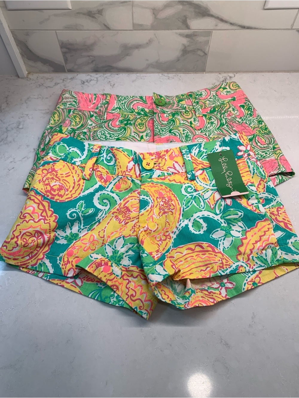 NEW Lilly Pulitzer Teal, Yellow & Pink Paisley Walsh Shorts Size 000 Set - Picture 2 of 16